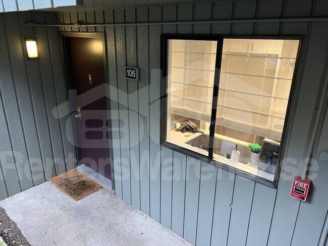 Foto del edificio - Beautiful Condo In A Prime Location!