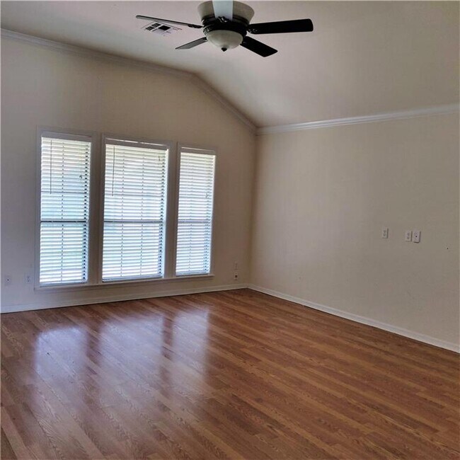 Building Photo - 3118 La Rochelle Way