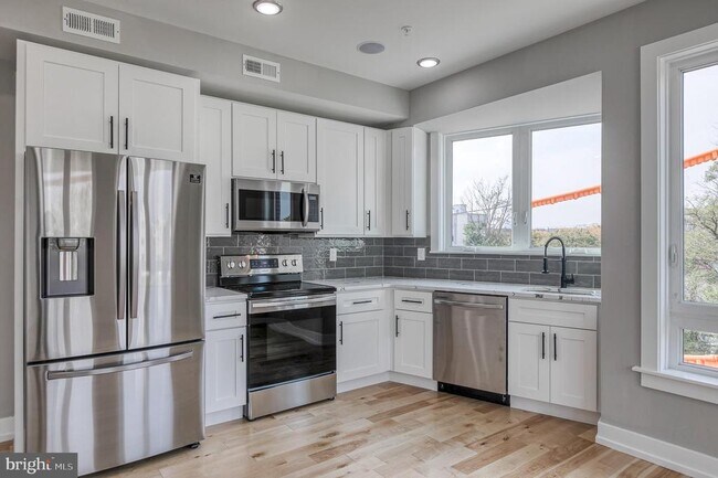 Foto del edificio - 1917 N Lawrence St