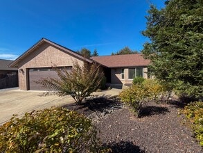 Building Photo - 7172 Landcaster Ct