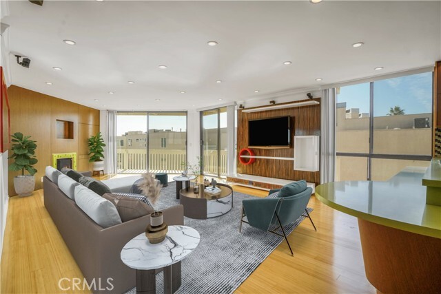 Building Photo - 7301 Vista Del Mar