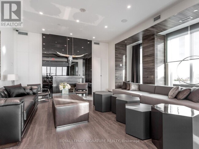 Photo du bâtiment - 1830 Bloor St W