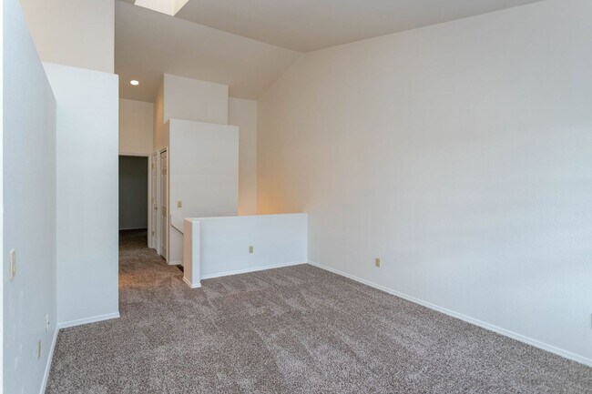 Foto del edificio - Lovely District 20 Townhome!