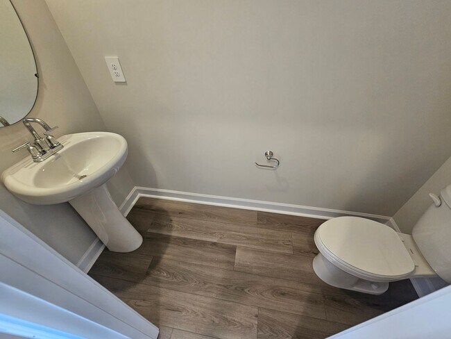 Foto del edificio - Beautiful Cul-de-sac Townhome in Concord