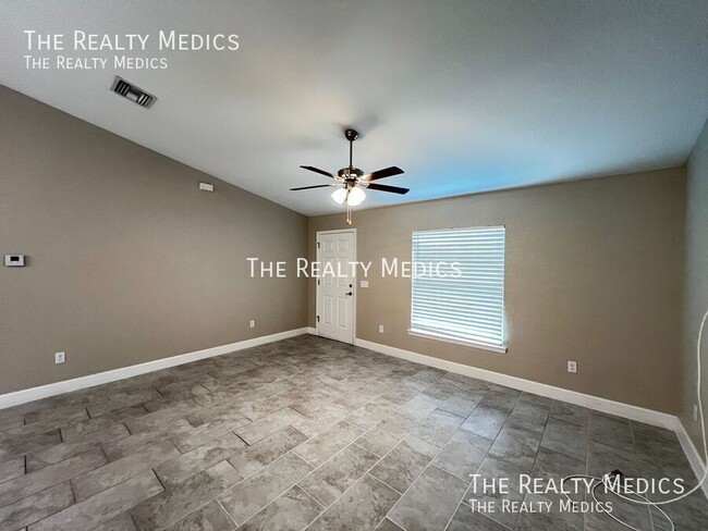Foto del edificio - 2736 SW 161st Loop