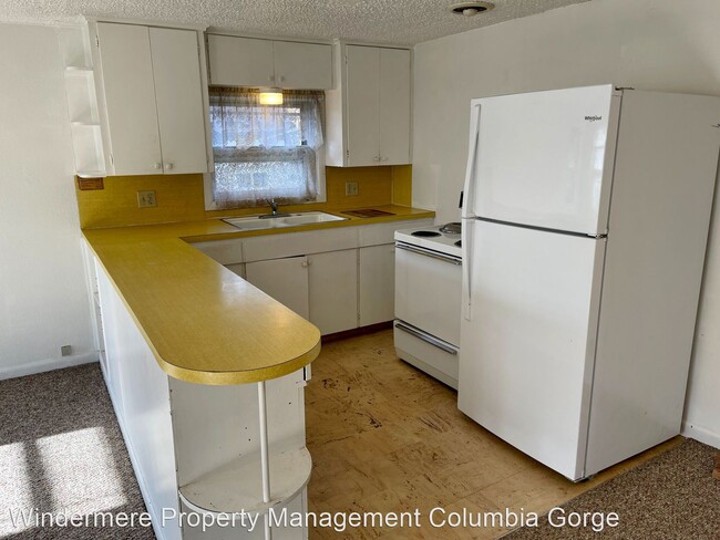 Building Photo - 2 br, 1 bath House - 421 B Rock Creek Rd
