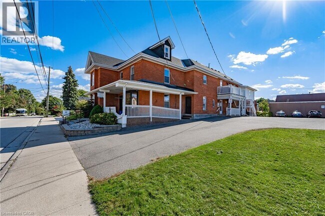 Photo du bâtiment - 22 Mill St S