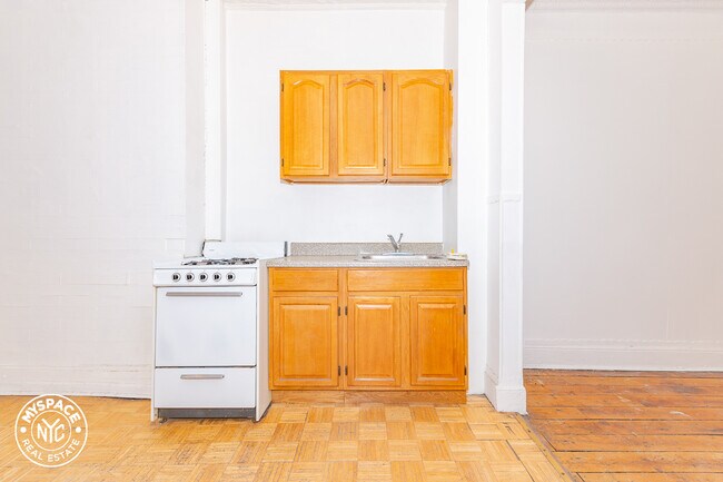 Foto del edificio - 552 Grand St