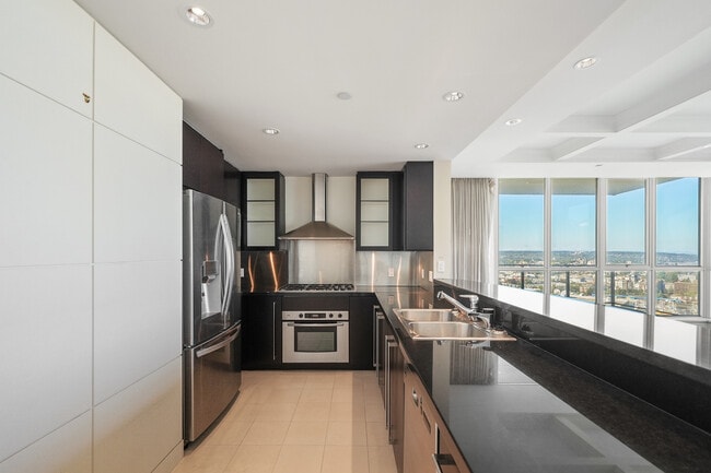 Photo du bâtiment - 1408 Strathmore Mews