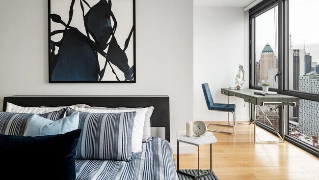 Foto del edificio - 606 W 57th St