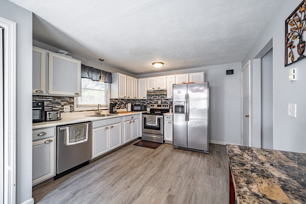 Foto principal - 102 Newfield Rd