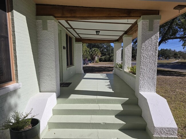 Foto del edificio - 1466 E Hernandez St