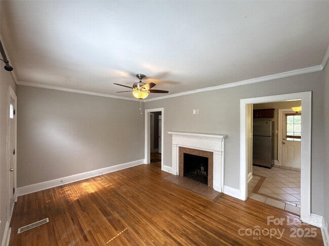 Building Photo - 3017 Hudson St