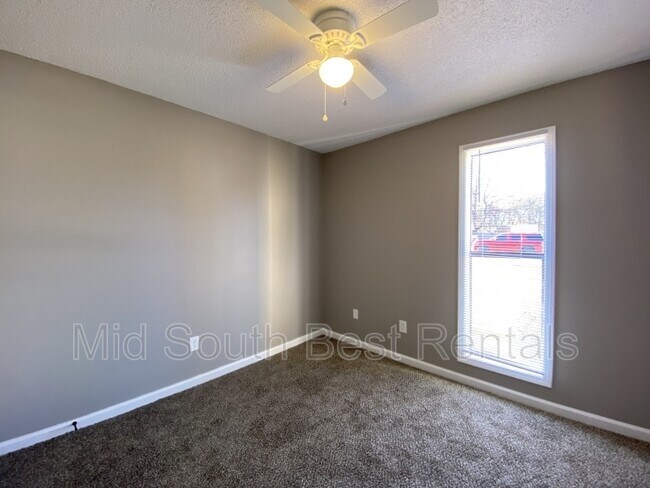 Building Photo - 3340 Cloudland Dr