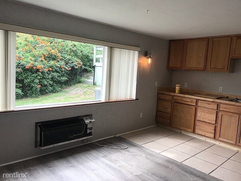 Primary Photo - 1 br, 1 bath Apartment - 118 Flamingo Avenue
