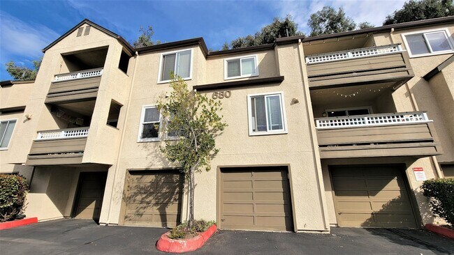 Building Photo - 680 Dartmore Ln