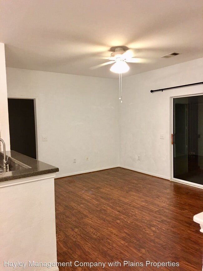 Building Photo - 3 br, 2 bath House - 447 W Longleaf Drive 804