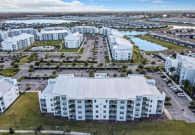 Foto del edificio - 4741 Clock Tower Dr