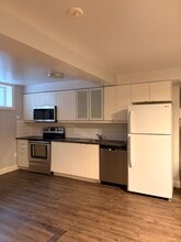 Building Photo - 164 Main St