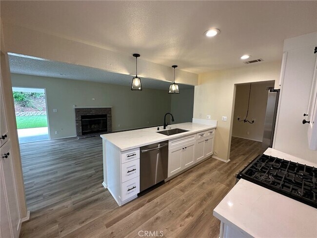 Foto del edificio - 1155 Currier Ave