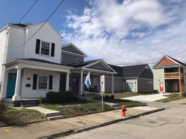 Foto del edificio - Renovated Germantown House in Great Location