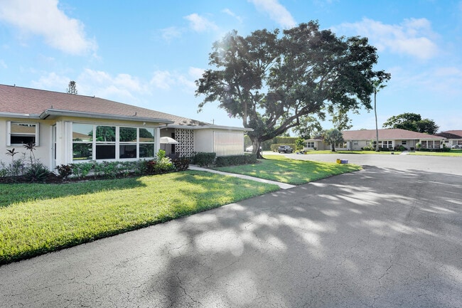 Building Photo - 4515 NW 3rd Ct