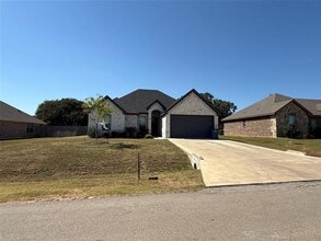 Building Photo - 3326 Windcrest Dr