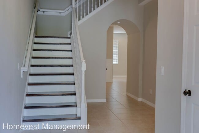 Building Photo - 3 br, 2.5 bath House - 321 White Dogwood Lane