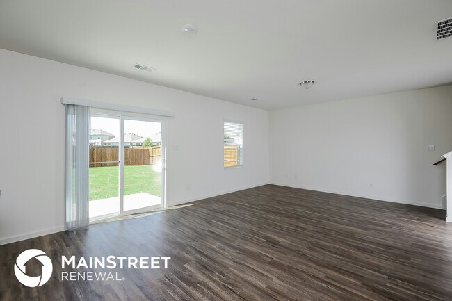 Building Photo - 529 Canoe Way