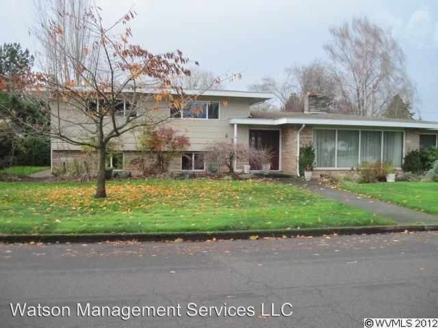 Primary Photo - 634 Bain St SE