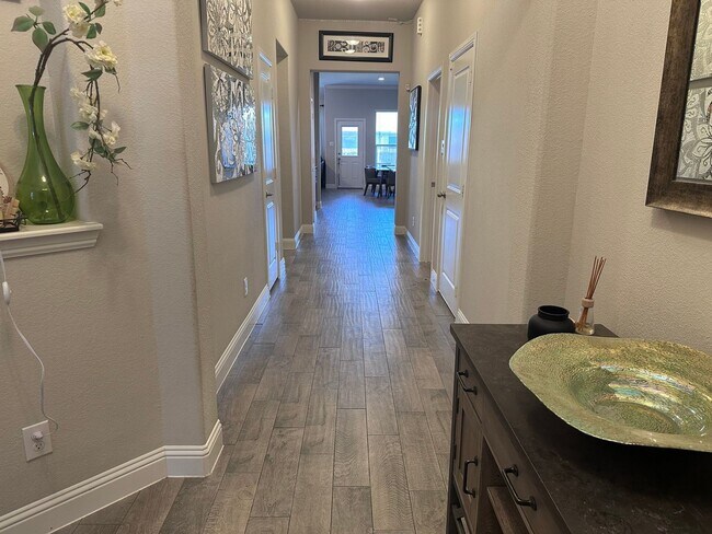 Foto del edificio - 3 Bedroom Single Family Home in Arlington