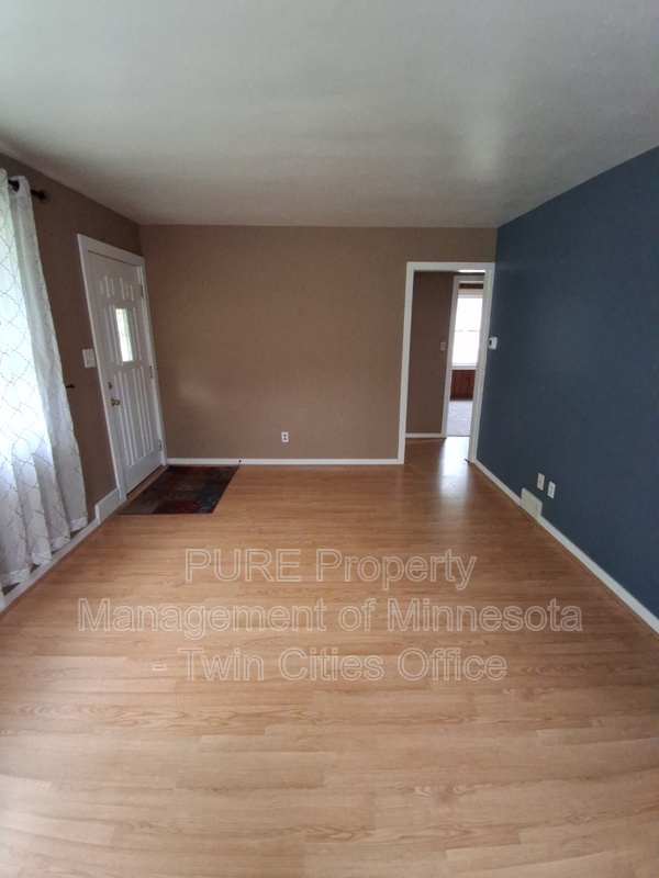 Building Photo - 361 3rd St S