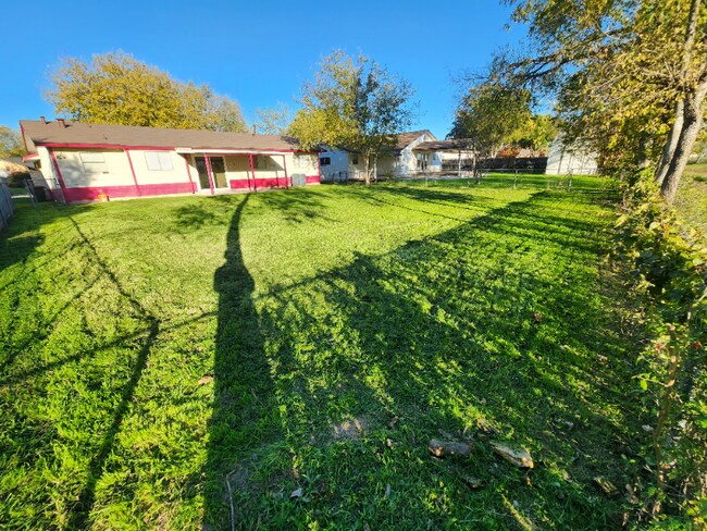 Foto del edificio - 513 Willow Dr