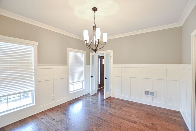 Foto del edificio - Pet Friendly Four Bedroom!
