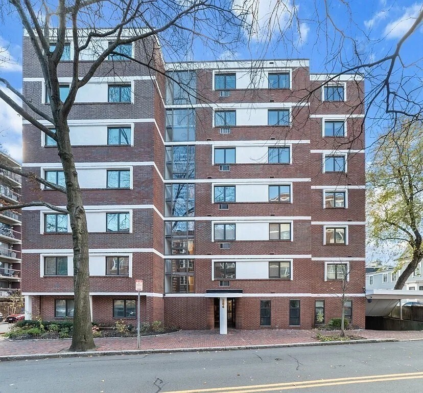 Foto principal - 284 Harvard St