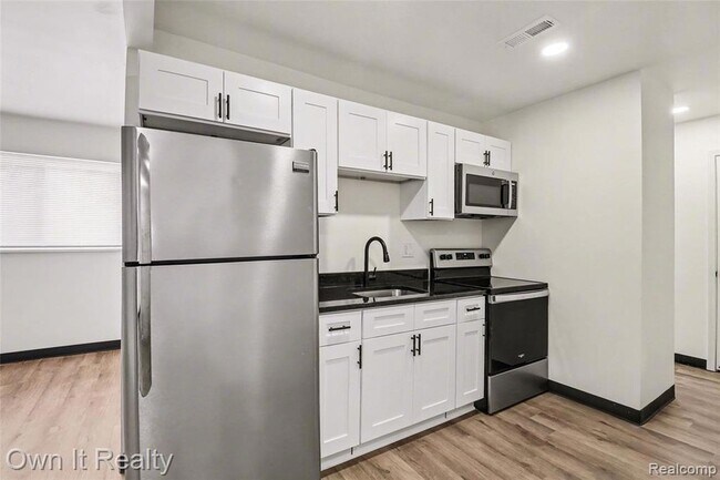 Foto del edificio - 13031 Joy Rd