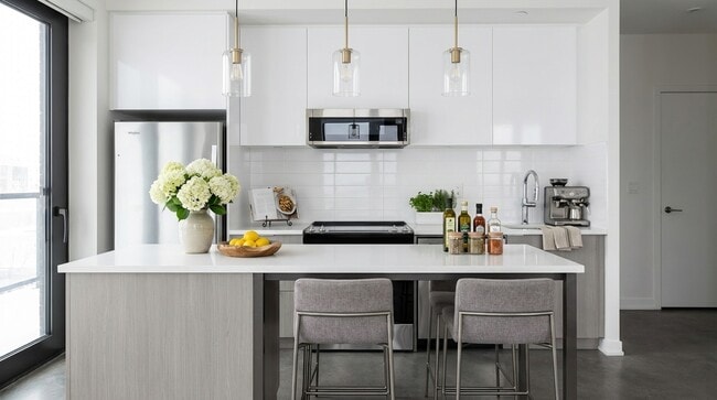 Building Photo - West Square Cityview