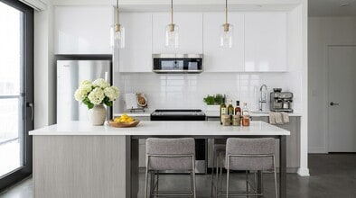 Building Photo - West Square Cityview