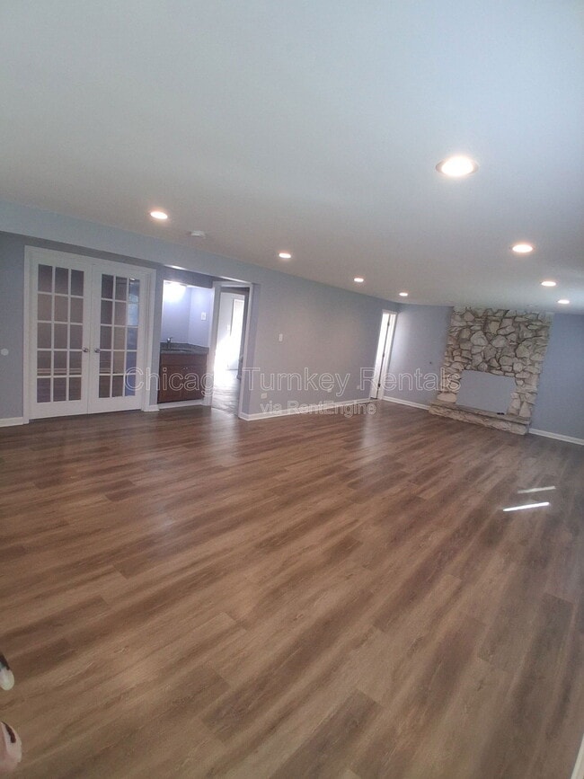 Foto del edificio - 1204 E 166th Pl