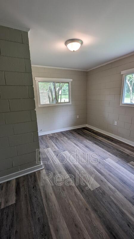 Building Photo - 502 Maple Ave