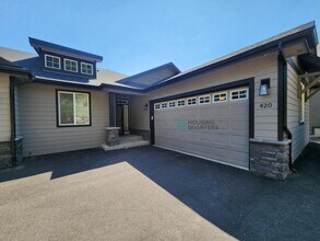 Building Photo - 420 E Little Spokane Connection Rd