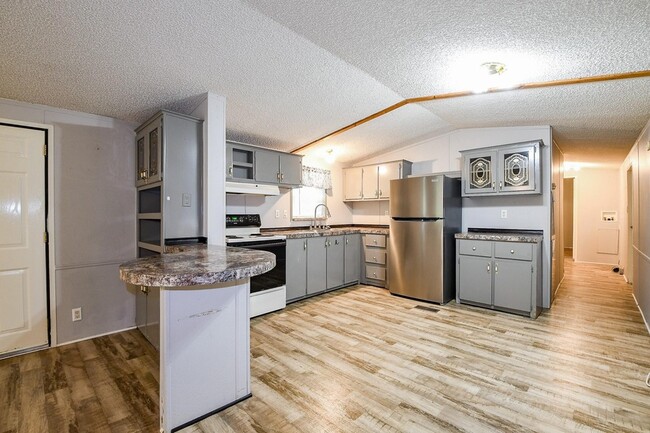 Building Photo - 21326 Big Tree Dr