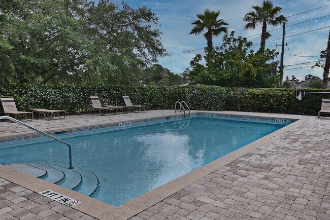 Foto del edificio - Lovely Town Home Available
