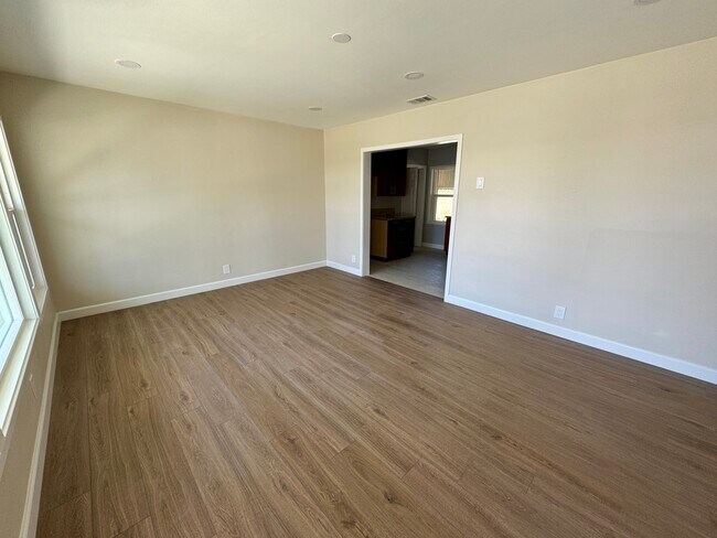 Sala de estar - 5516 Pepperwood Ave