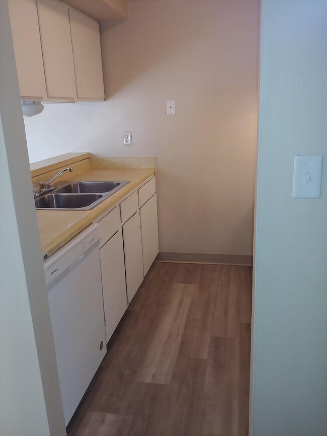 Cocina renovada de una habitación - Evergreen Terrace