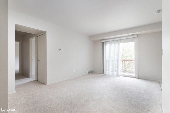 Building Photo - 45260 Keding St