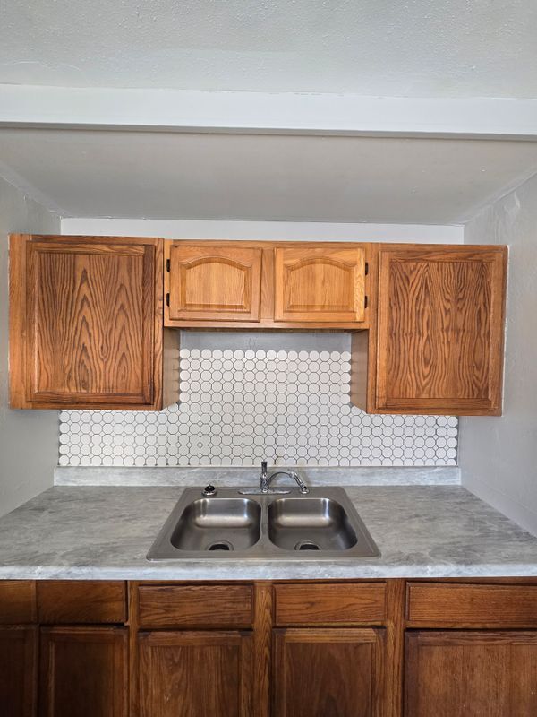 Foto del edificio - 1129 Melson Ave