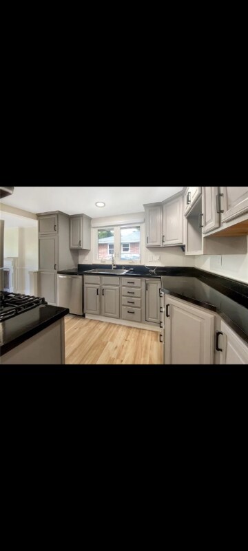 Foto del edificio - 614 Conover Ln