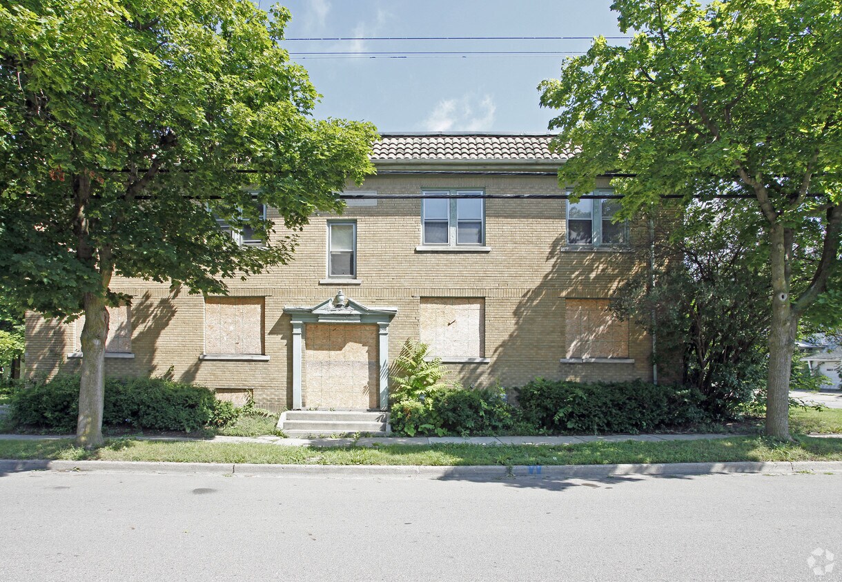 246 Liberty St, Pontiac, MI 48341 Apartments in Pontiac, MI