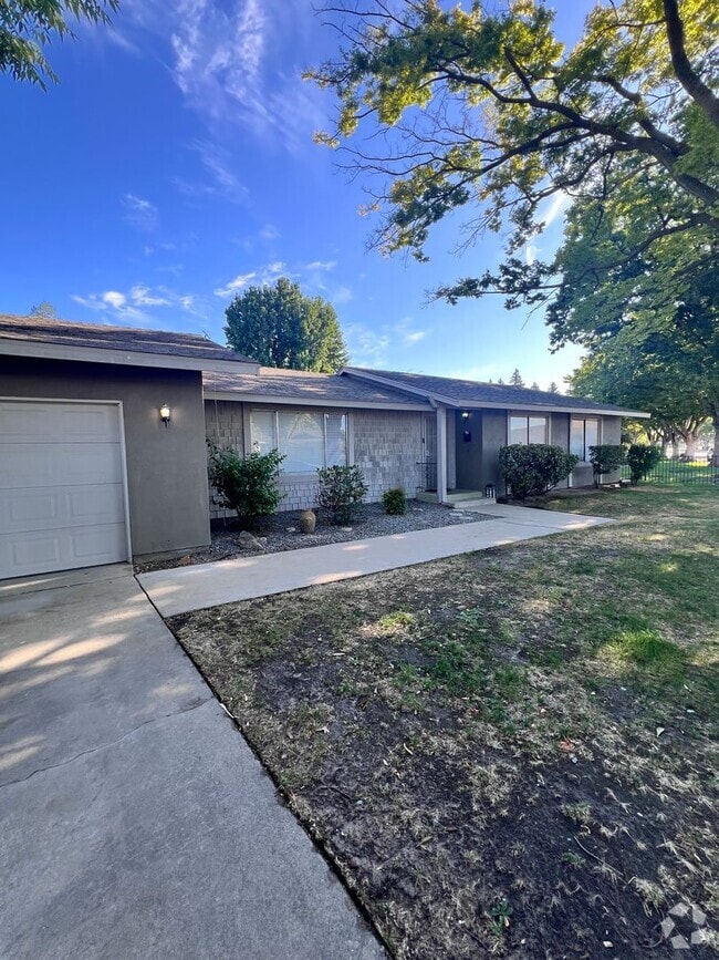 Building Photo - 2029 Lancey Dr